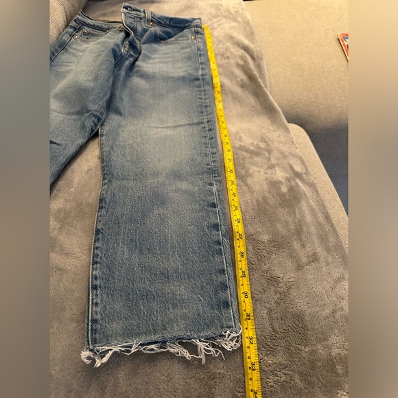 Levi’s cropped Wedgie Jeans - size 28 - Picture 8 of 9